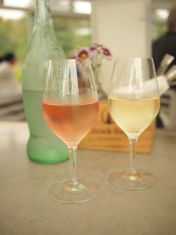 「Brick Bay Wines」の白とロゼワイン。