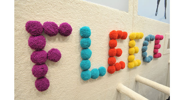 レディ・ガガの元スタイリスト、ニコラ・フォルミケッティ氏が空間デザインを監修し、ユニクロフリースの特徴である、カラフルであたたかみのある雰囲気を表現した世界でただひとつのフリースづくしの空間。