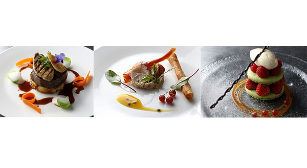 1Fオールデイダイニング「グランド キッチン」クリスマスディナーコース料理：左から、「国産牛フィレ肉のポワレとフォアグラのグリエ 季節の温野菜とポワブラードソース」、「カナダ産オマール海老のメダイヨンとタルタル パッションフルーツと生姜風味のシガーを添えて」、「ピスタチオのマカロンとベリーのフルーツ」