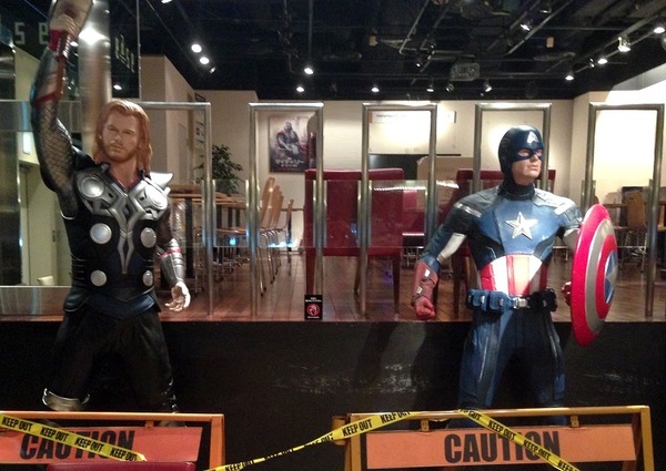 『マイティ・ソー／ダーク・ワールド』公開記念でオープンした「アメリカン・ヒーローズ・カフェ」