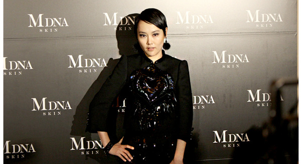 マドンナがプロデュースする初のスキンケアブランド「MDNA SKIN（エムディーエヌエースキン）」の記者会見のために来日した女優の菊地凛子