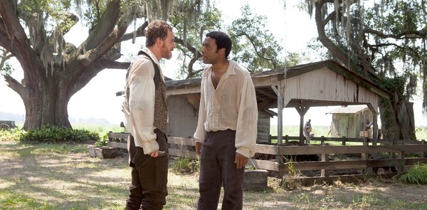 マイケル・ファスベンダー＆キウェテル・イジョフォー／『それでも夜は明ける』-(C) 2013 Bass Films, LLC and Monarchy Enterprises S.a.r.l. in the rest of the World.　All Rights Reserved.