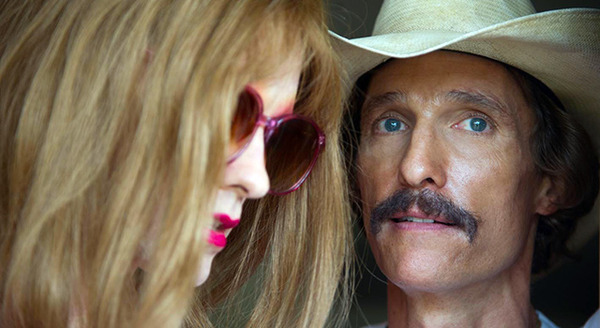右からマシュー・マコノヒー＆ジャレッド・レト／『ダラス・バイヤーズクラブ』- 2013 Dallas Buyers Club, LLC. All Rights Reserved.　