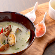 「アサリの白ワイン蒸し」870円