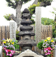 “お岩さん”のお墓がある妙行寺を訪れた、華原朋美／映画『喰女-クイメ-』