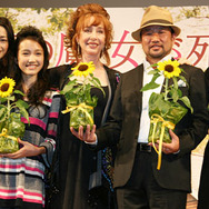 『西の魔女が死んだ』花咲かプロジェクト試写会（左から）りょう、高橋真悠、サチ・パーカー、木村祐一、手嶌葵