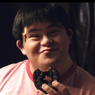 『チョコレートドーナッツ』　-(C) 2012 FAMLEEFILM