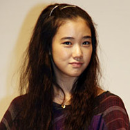 『百万円と苦虫女』舞台挨拶にて　蒼井優。