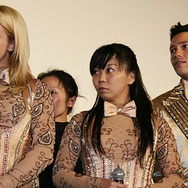 『ブロードウェイ♪ブロードウェイ　コーラスラインにかける夢』舞台挨拶にて（左から）ジェシカ・リー・ゴールディン、高良結香、ジェイソン・タム