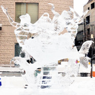 ディズニー社員が作り上げた氷彫刻／作品名「海と共に」