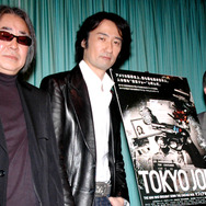 『TOKYO JOE　マフィアを売った男』公開記念トークショー。（左から）小栗謙一監督、東儀秀樹、奥山和由プロデューサー。