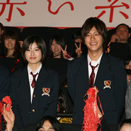 『赤い糸』初日舞台挨拶にて（左から）木村了、南沢奈央、溝端淳平、岡本玲