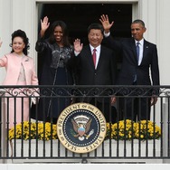 ミシェル・オバマ夫人　米中首脳会談にてカスタムメイドの3.1 フィリップ リムを着用。