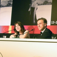 女優賞のシャルロット・ゲンズブールと共に会見に臨むクリストフ・ワルツ　photo：Ayako Ishizu