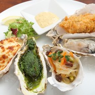 生牡蠣をはじめ、さまざまな牡蠣の魅力を味わえる「牡蠣料理5種盛り」。