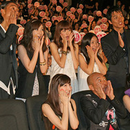 『山形スクリーム』初日舞台挨拶（前列左から）マイコ、竹中直人、成海璃子（後列左から）AKIRA、波瑠、桐谷美鈴、紗綾、沢村一樹
