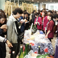 豊富な種類の日本酒が楽しめる日本酒マーケット「アオヤマ サケ フリー」が開催