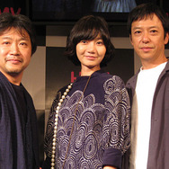 『空気人形』インストアイベントにて（左より）是枝裕和監督、ペ・ドゥナ、板尾創路