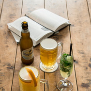 アルコールでは「オレンジビール」（720円）、「ヒューガルデンホワイト」（820円）、「スパークリング グリーンアップル ミント」（750円）が提供