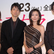『サヨナライツカ』完成会見にて（左から）石田ゆり子、西島秀俊、中山美穂、イ・ジェハン監督
