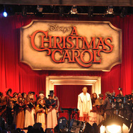 『Disney’s　クリスマス・キャロル』ロンドン・プレミア　本作のエンド・テーマを歌うオペラ歌手のアンドレア・ボチェッリ
