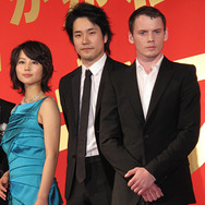 （左から）堀北真希、松山ケンイチ、アントン・イェルチン　photo：Yoko Saito