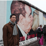 ベルリンの壁／「ドイツが愛した日本人　佐々木蔵之介が巡る、ある医師の物語」