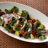 ハイアット リージェンシー 東京 カフェ（ロビーフロア・2F） “アジアンスパイシーフェア”「魚のオーブン焼 パクチースープ」