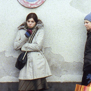 待つ女 3枚目の写真・画像