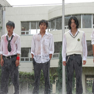 シュアリー・サムデイ 2枚目の写真・画像