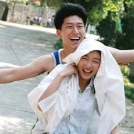 サンザシの樹の下で 3枚目の写真・画像