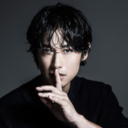 DEAN FUJIOKA　