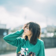 「桐谷美玲カレンダー2018.04-2019.03」（東京ニュース通信社刊）