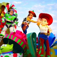 JALがクリスマス時期限定の恒例パレードに、5度目の協賛☆(C) Disney