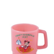 マグカップ 各 750 円(C) Disney