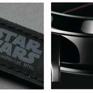 ストラップのループはレッドにし、ロゴを刻印。ステッチもレッドを縫い込みダース・ベイダーのカラーイメージとしました。６時側カン股にはシリアルナンバーをレーザー刻印。