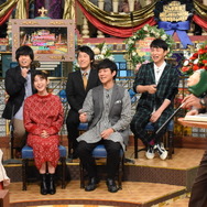 「超踊る！さんま御殿!!サンタ美女が大騒ぎ！超豪華有名人の聖夜祭」（C）NTV