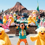 黄色のうさピヨ、クッキー・アンが春の主役！(C) Disney