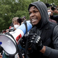 ジョン・ボイエガ Black Lives Matter Movement Inspires Protest In London　Photo by Dan Kitwood/Getty Images