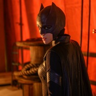 「BATWOMAN／バットウーマン ＜シーズン1＞」BATWOMAN(TM) & (c) DC. (c) 2020 Warner Bros. Entertainment Inc. All rights reserved.