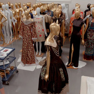 『メットガラ　ドレスをまとった美術館』(C) APOLLO