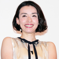 『東京家族』完成披露舞台挨拶（中嶋朋子）