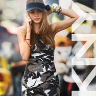 2013年「DKNY」のファッション・アンバサダーとなったカーラ・デルヴィーニュ
