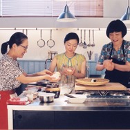 「かもめ食堂」(C)かもめ商会
