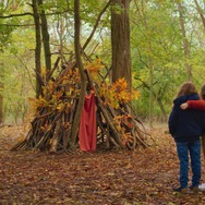 『秘密の森の、その向こう』（C）2021 Lilies Films / France 3 Ciném