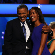 バラク・オバマ元米大統領＆マリア・オバマ Photo by Chip Somodevilla/Getty Images