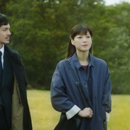 『隣人X —疑惑の彼女-』©2023 映画「隣人 X 疑惑の彼女」製作委員会 ©パリュスあや子／講談社