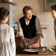 『ポトフ 美食家と料理人』(c)Carole-Bethuel(c)2023 CURIOSA FILMS- GAUMONT - FRANCE 2 CINEMA