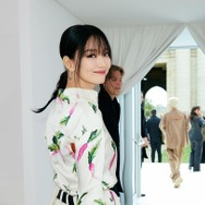 『損するのは嫌だから』女優シン・ミナ、パリでモデル出身のオーラを放った！「カッコいい」【PHOTO】