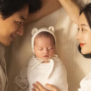 自身のファンだった日本人女性と結婚した韓国俳優、帰国中の妻と愛娘への恋しさが爆発…「もう会いたい」【画像】